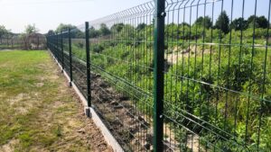 Ogrodzenie panelowe z podmurówką